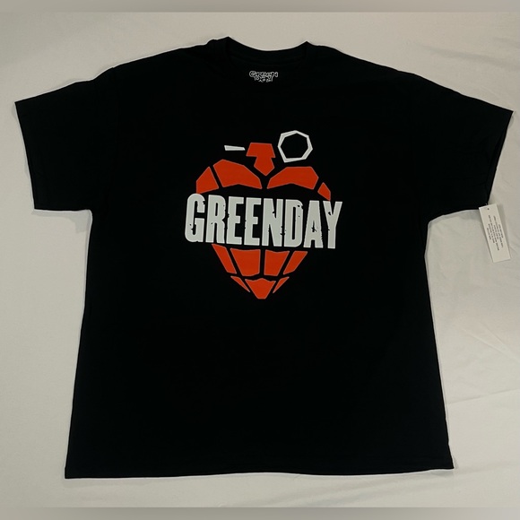 Green Day Black T-Shirt with Red Heart Design - Picture 1 of 5